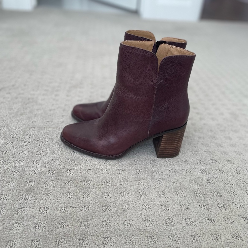 Lucky Brand Leather Boot size 6